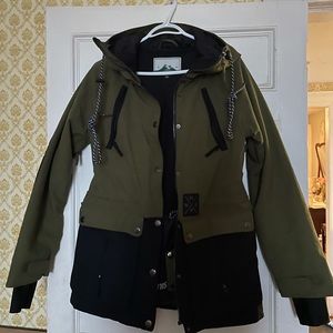 Women’s Nomis ski/snowboard jacket size small